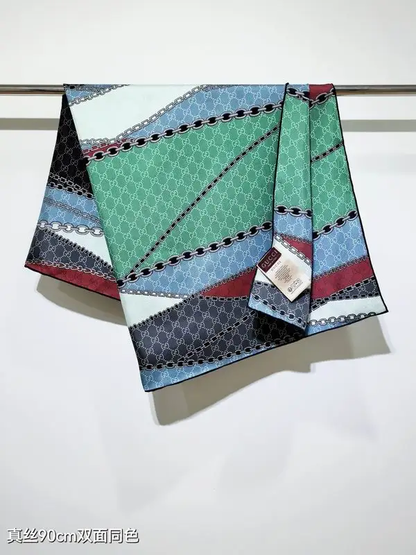 Gucci silk scarf 90X90cm E050844